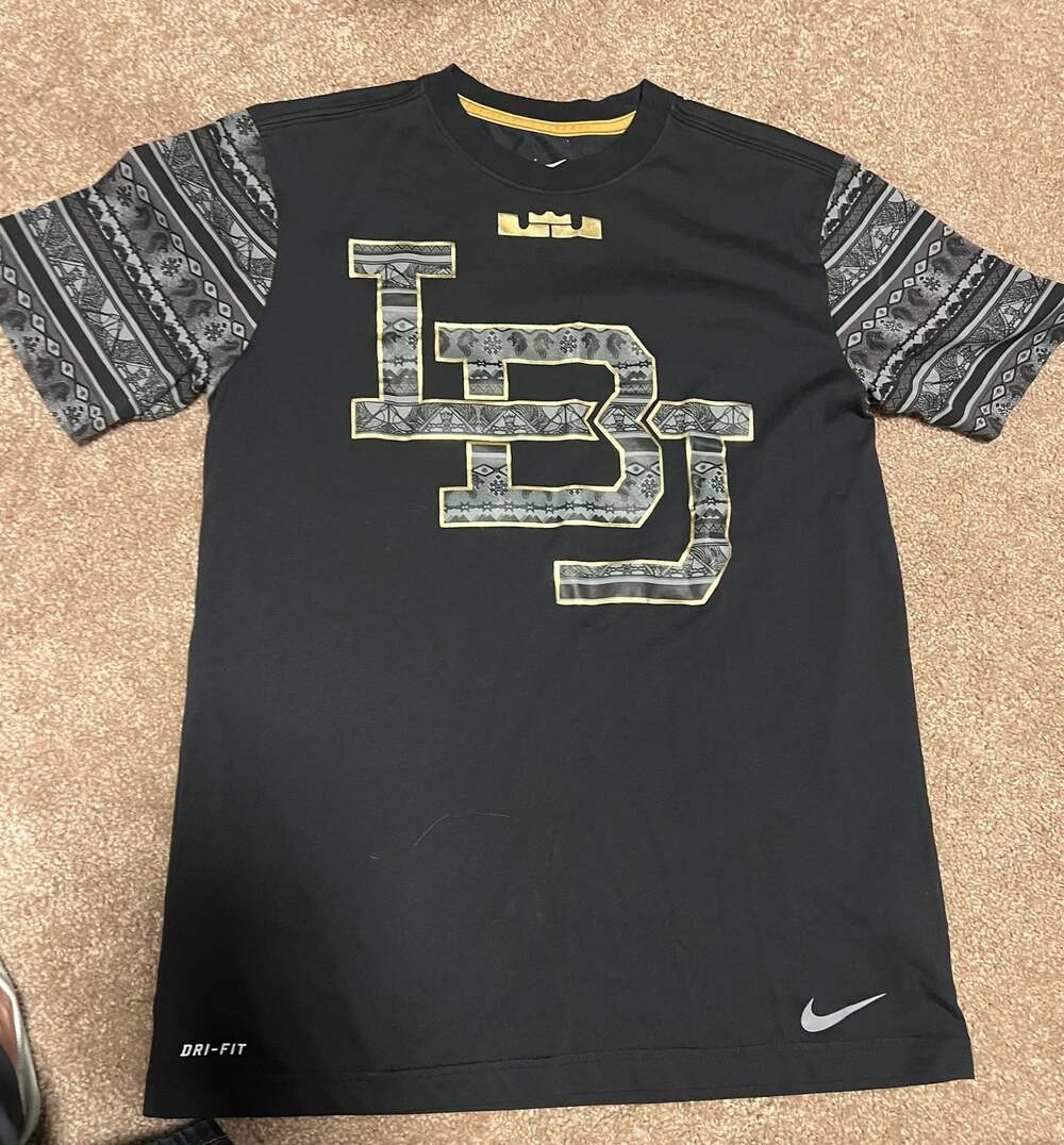 Nike LeBron James LBJ Black History Month BHM Dri-FIT Graphic T-Shirt Medium